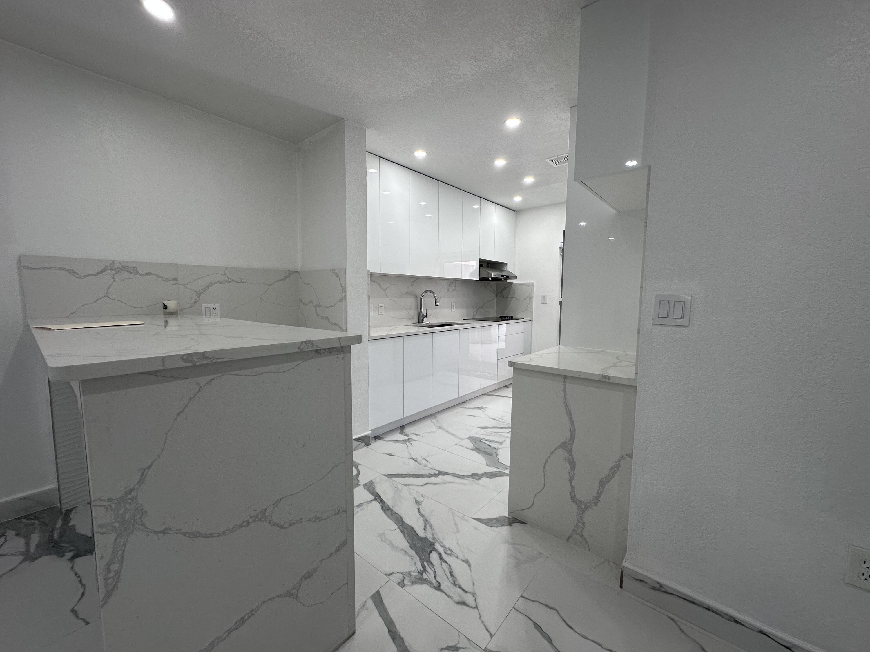 300 East 4th Street, Unit 103 Hialeah, FL 33010 - Photo 14 of 27 kitchen counter