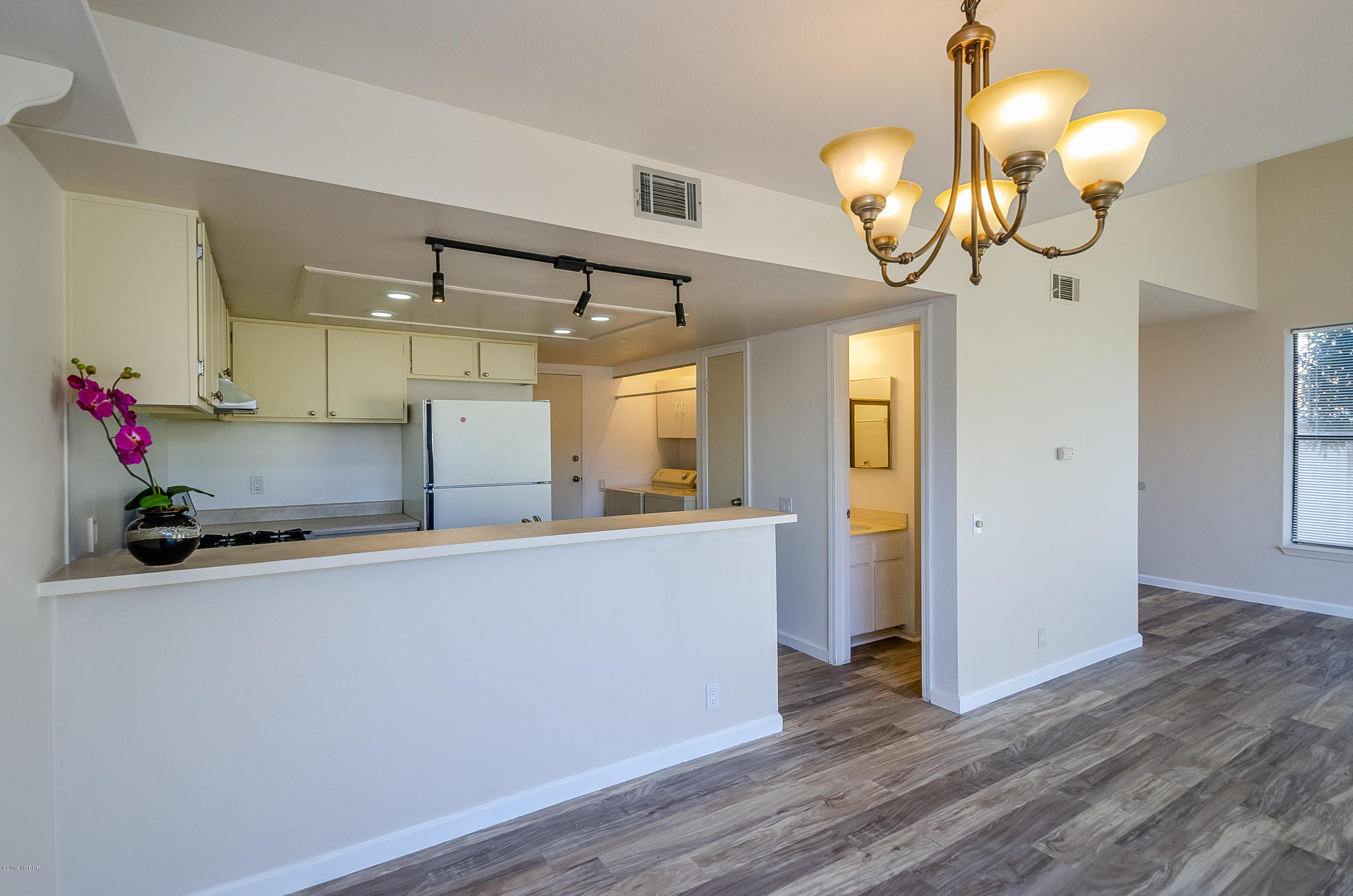 3642 Constellation Road Lompoc, CA 93436 - Photo 11 of 20 kitchen/dining area