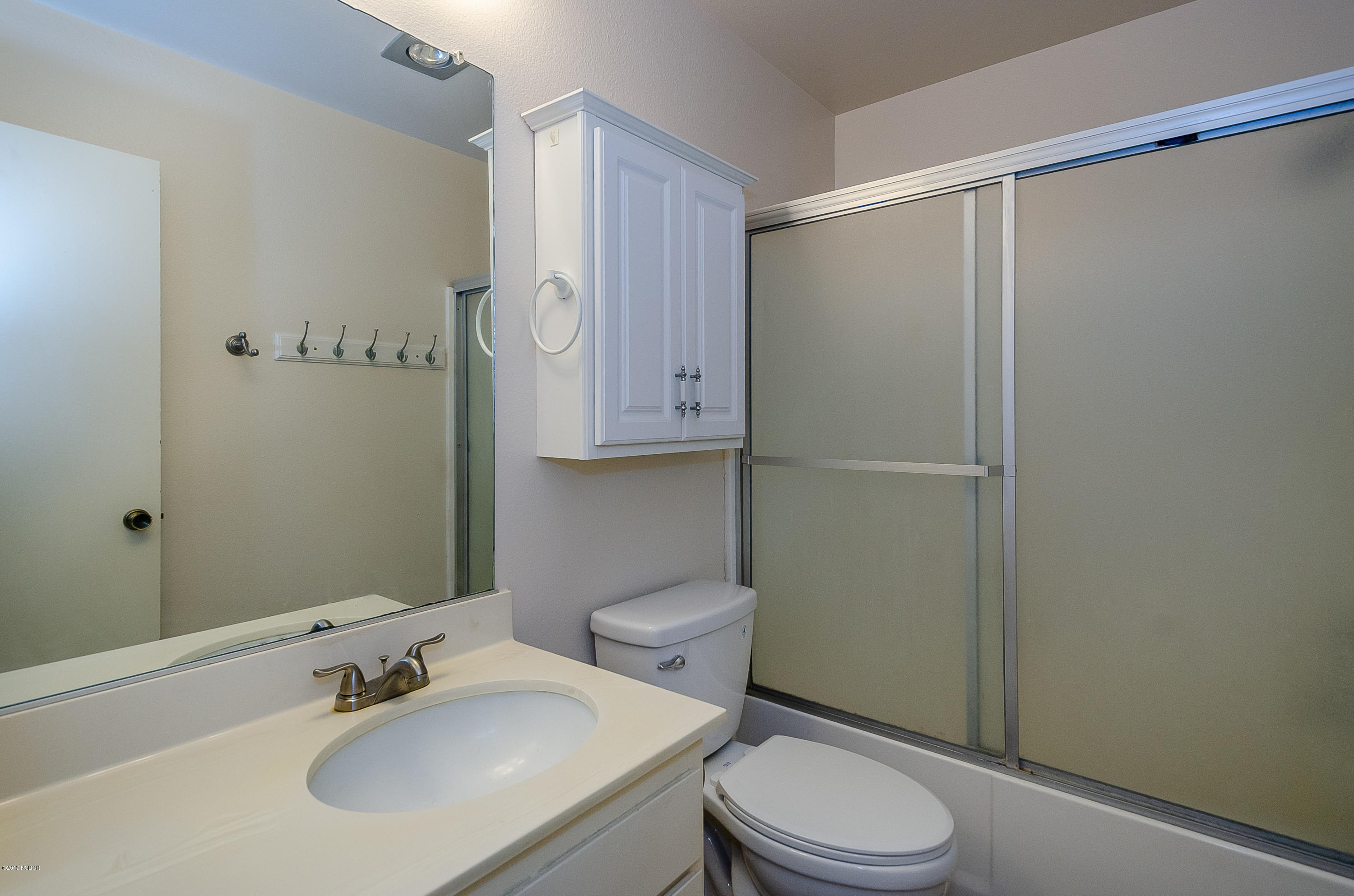 3642 Constellation Road Lompoc, CA 93436 - Photo 18 of 20 upstairs bath