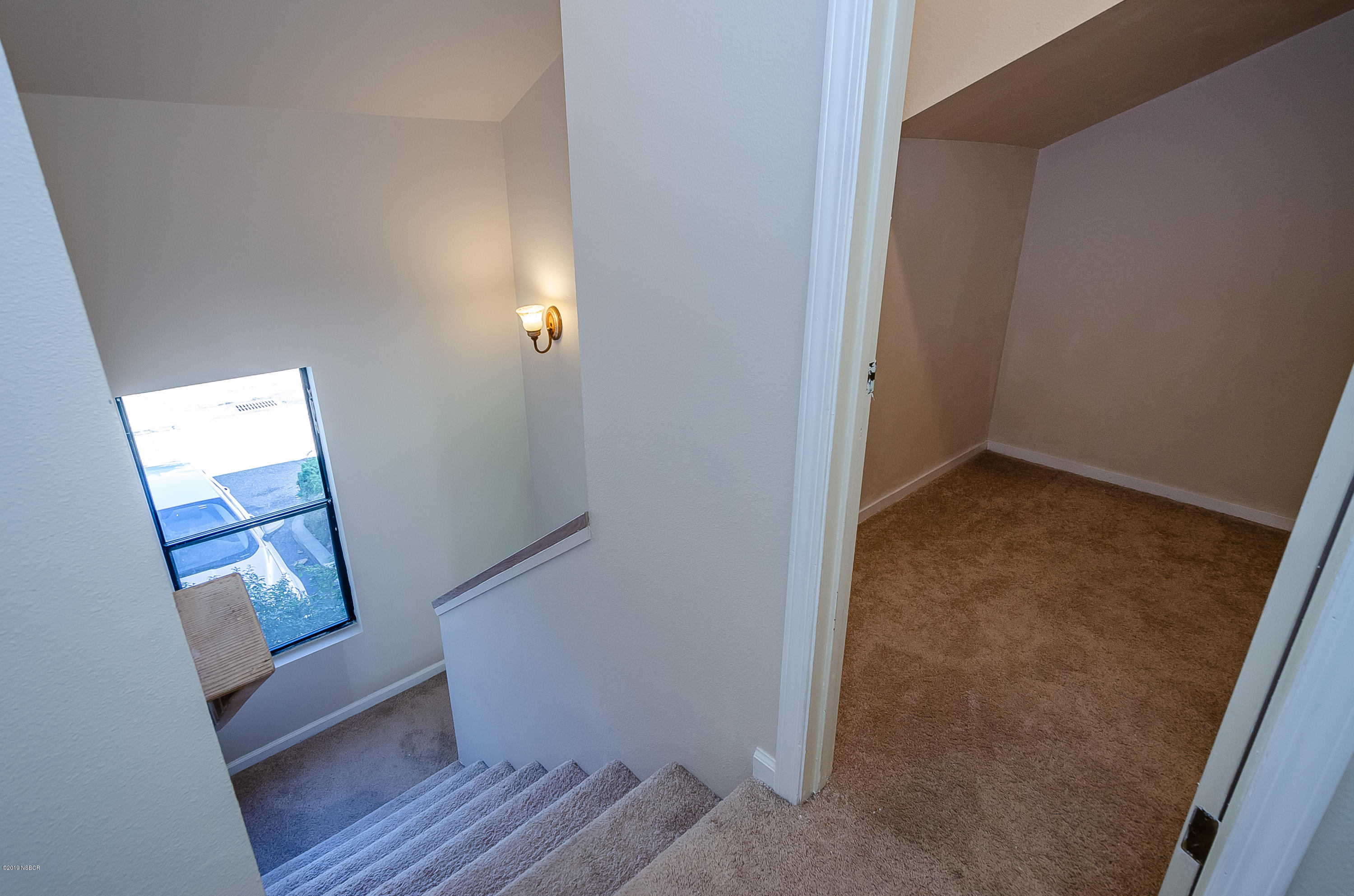 3642 Constellation Road Lompoc, CA 93436 - Photo 20 of 20 hallway