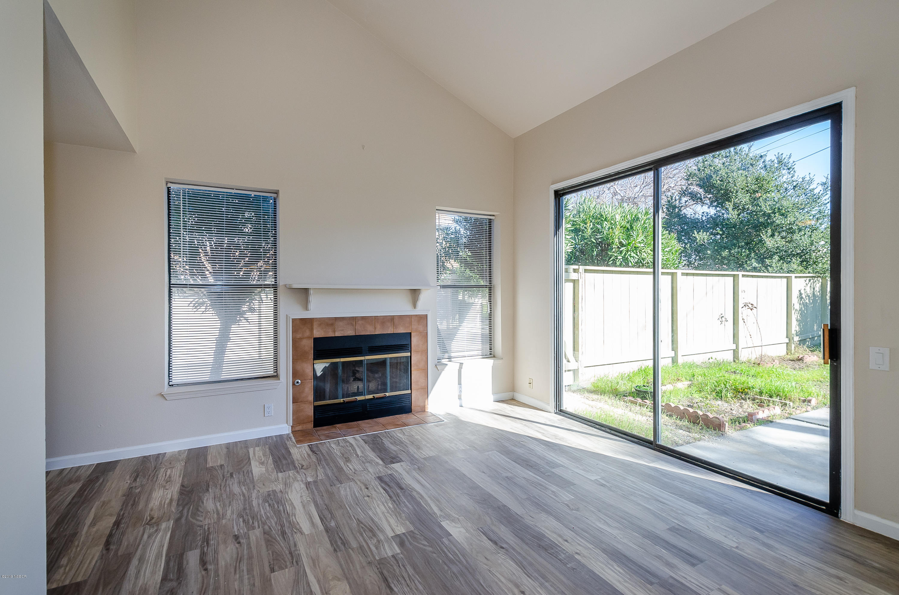 3642 Constellation Road Lompoc, CA 93436 - Photo 6 of 20 living room