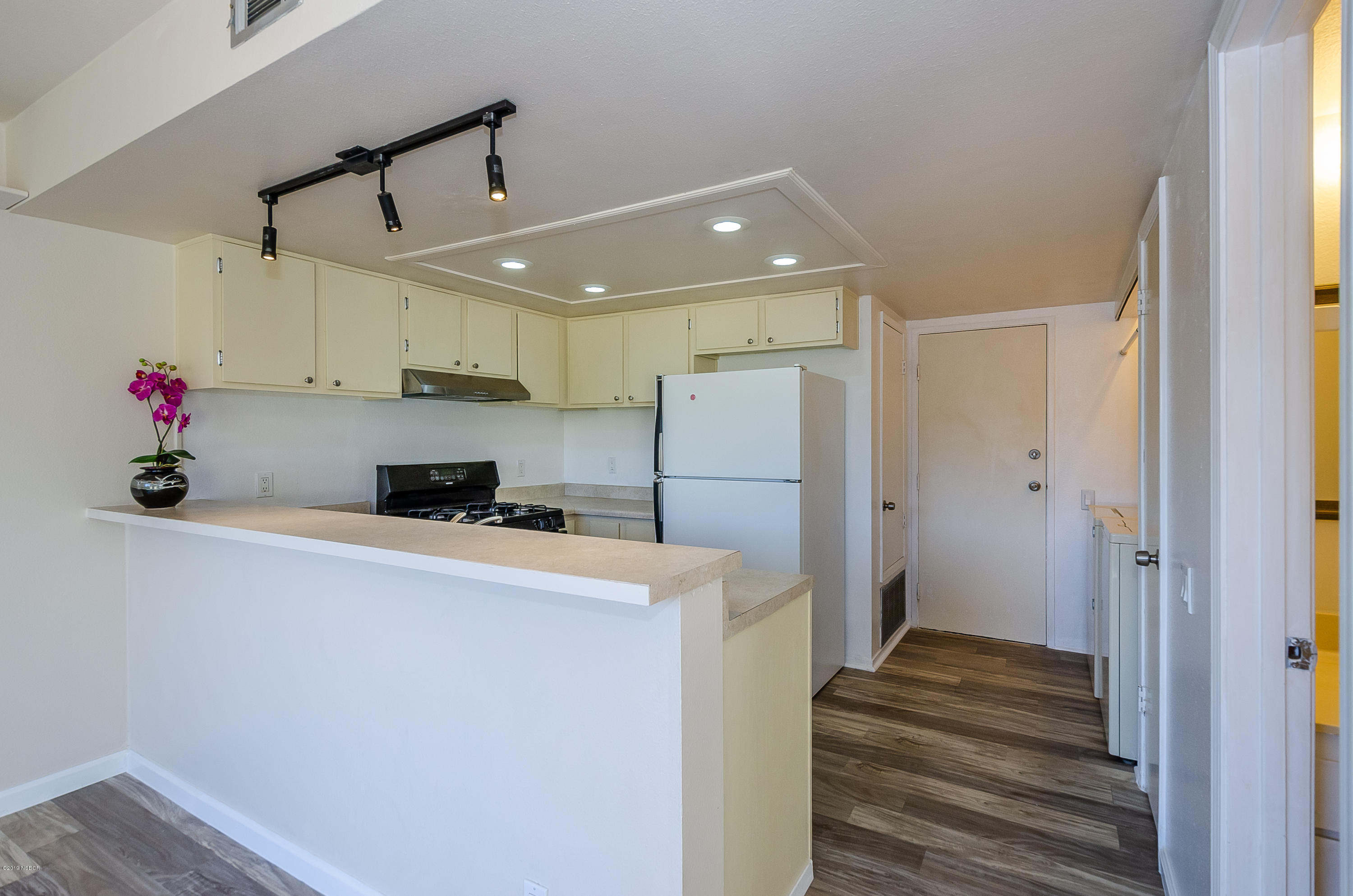3642 Constellation Road Lompoc, CA 93436 - Photo 10 of 20 kitchen