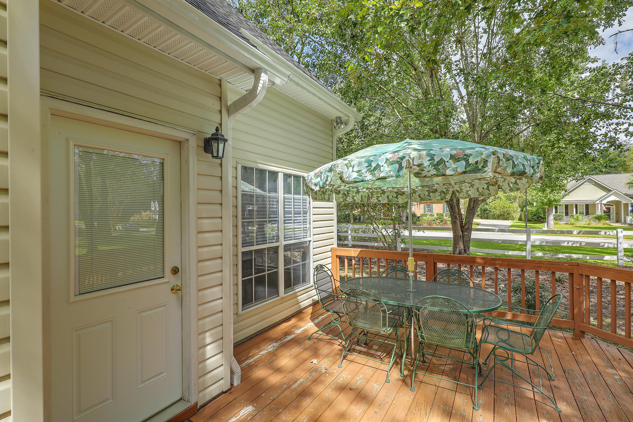 501 Pointe Of Oaks Road Summerville, SC 29485 - Photo 25 of 32 Deck