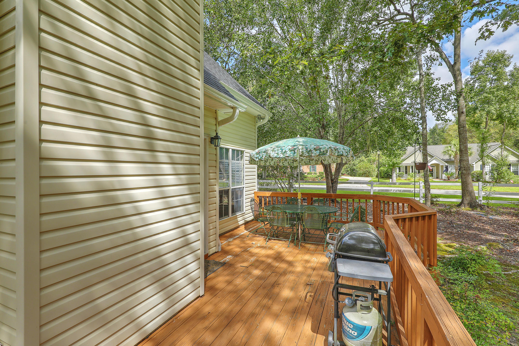 501 Pointe Of Oaks Road Summerville, SC 29485 - Photo 26 of 32 Deck