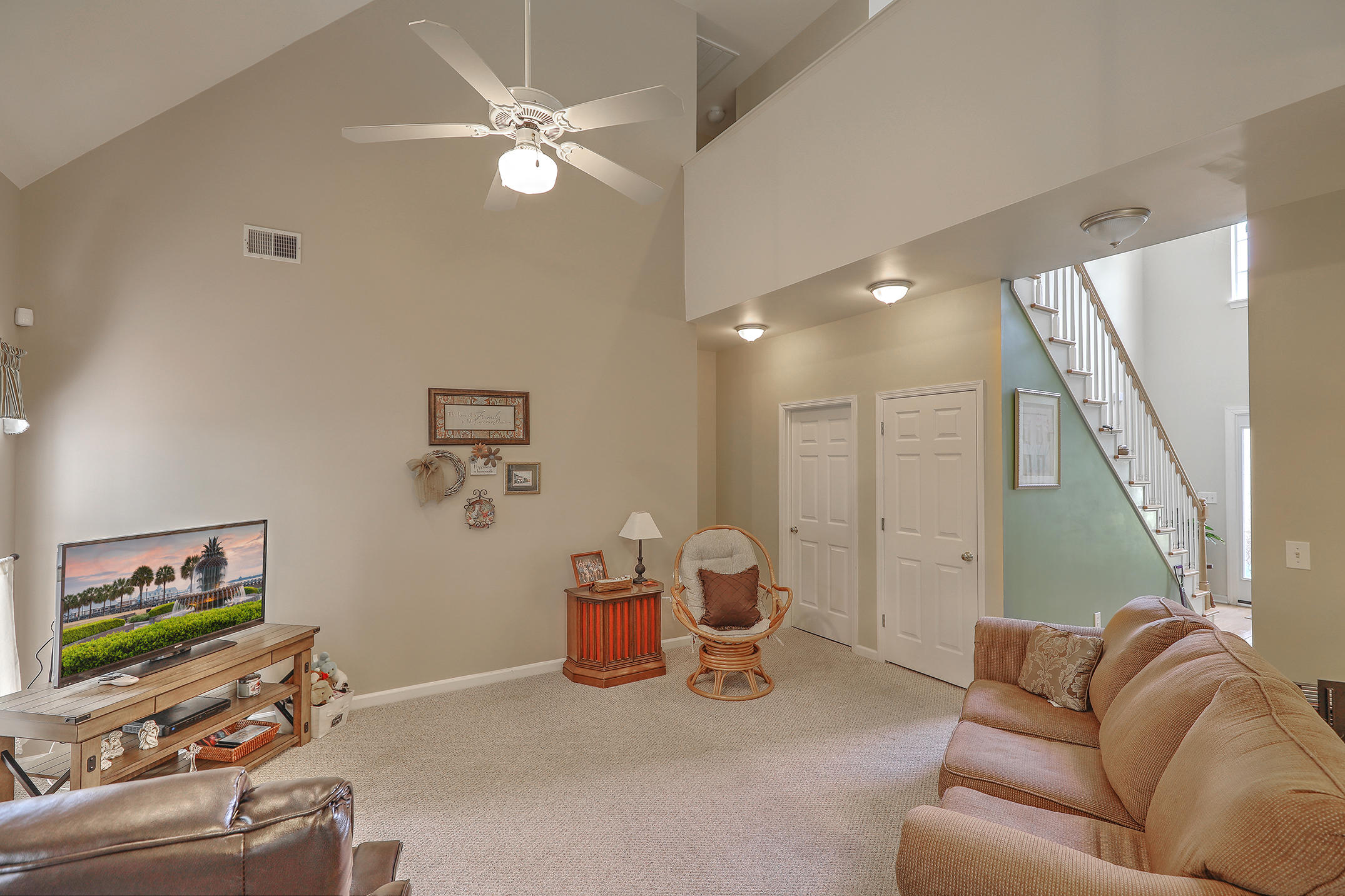 501 Pointe Of Oaks Road Summerville, SC 29485 - Photo 5 of 32 Living Room