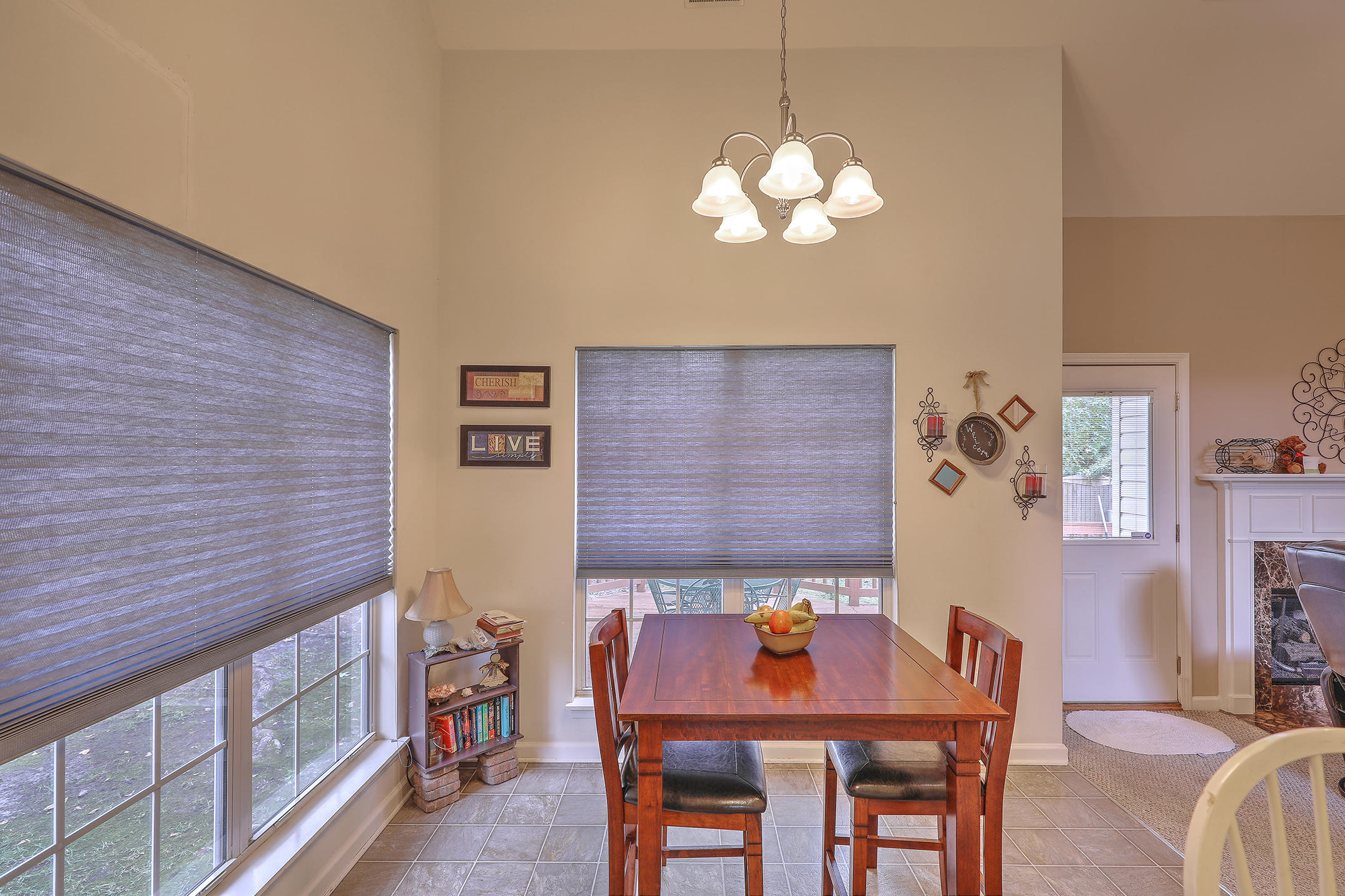 501 Pointe Of Oaks Road Summerville, SC 29485 - Photo 10 of 32 Eat-in Kitchen
