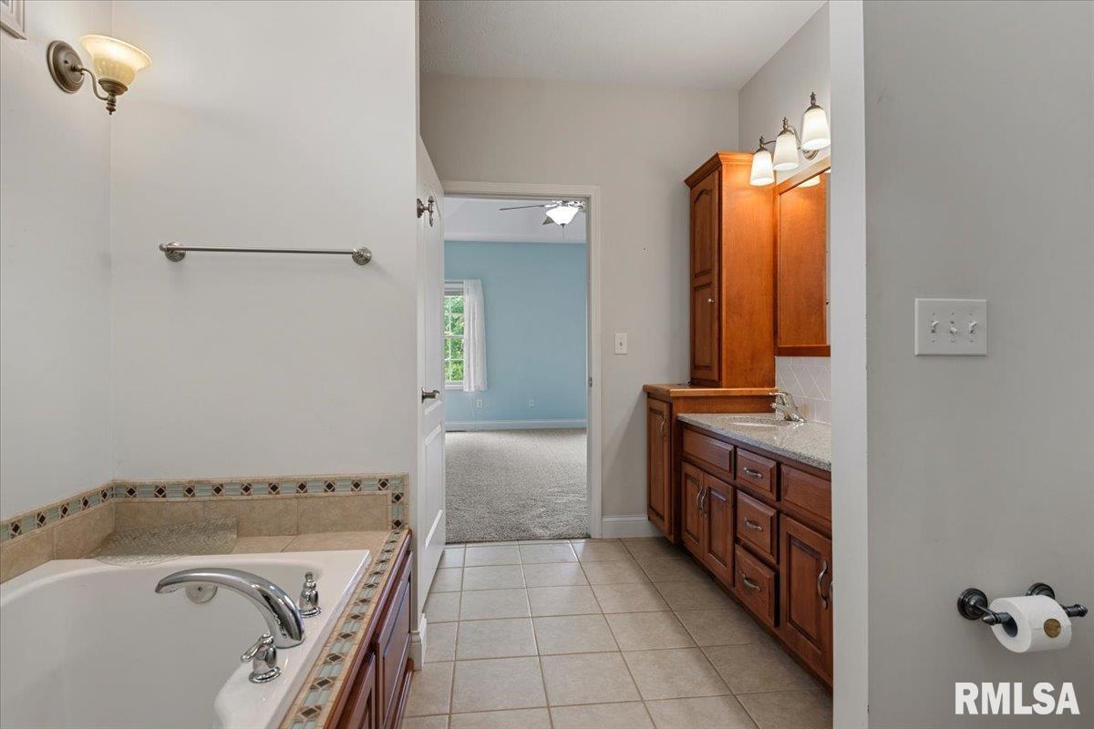 517 Heathrow Lane Rochester, IL 62563 - Photo 24 of 56