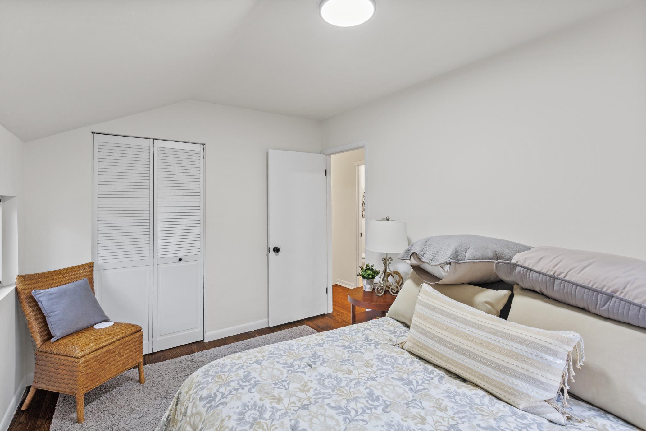 4933 Fremont Avenue North Minneapolis, MN 55430 - Photo 14 of 31