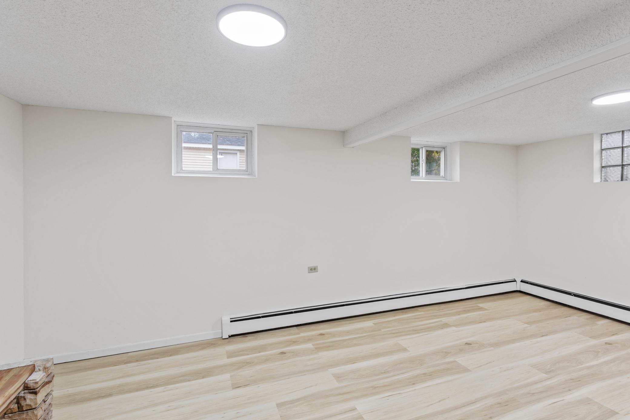 4933 Fremont Avenue North Minneapolis, MN 55430 - Photo 19 of 31