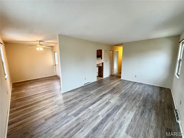 $915 | 31 South 27th Street, Unit C, Belleville, IL 62226