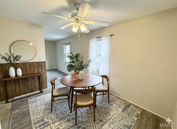 $915 | 31 South 27th Street, Unit C, Belleville, IL 62226