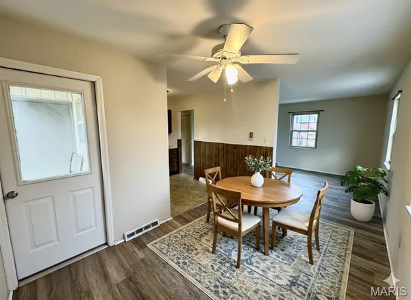 $915 | 31 South 27th Street, Unit C, Belleville, IL 62226