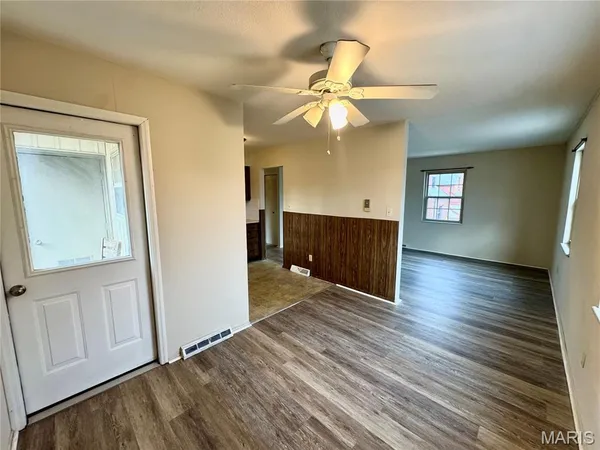 $915 | 31 South 27th Street, Unit C, Belleville, IL 62226