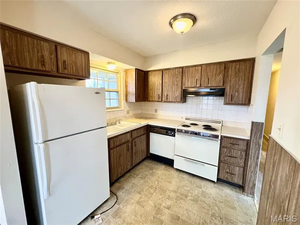 $915 | 31 South 27th Street, Unit C, Belleville, IL 62226