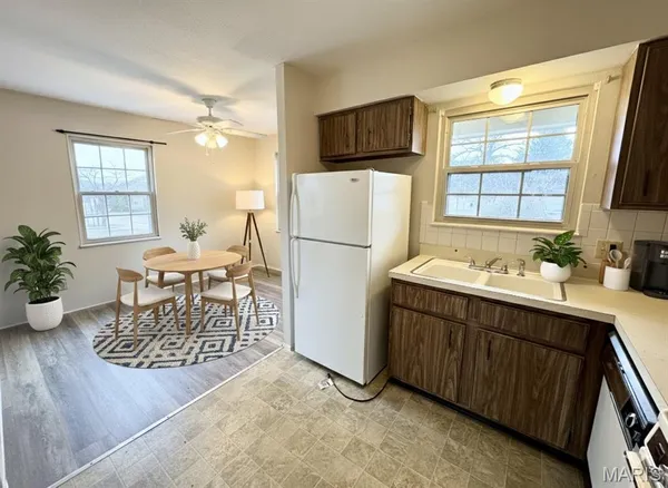 $915 | 31 South 27th Street, Unit C, Belleville, IL 62226