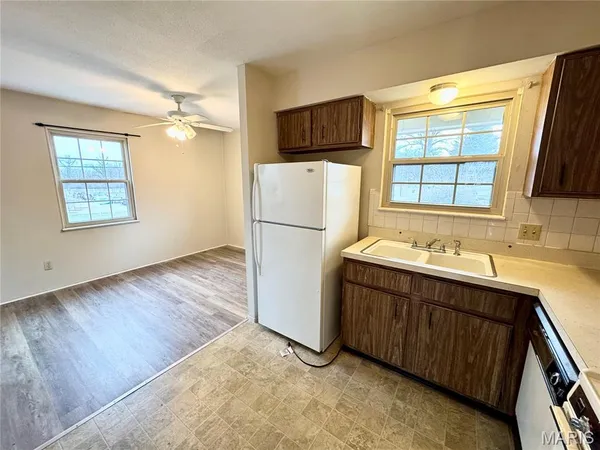 $915 | 31 South 27th Street, Unit C, Belleville, IL 62226