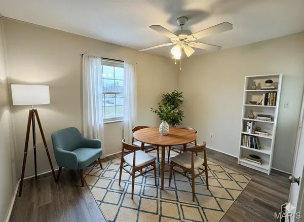 $915 | 31 South 27th Street, Unit C, Belleville, IL 62226