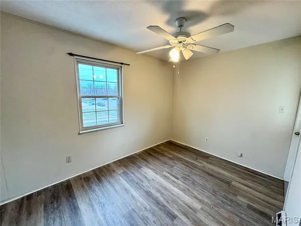 $915 | 31 South 27th Street, Unit C, Belleville, IL 62226