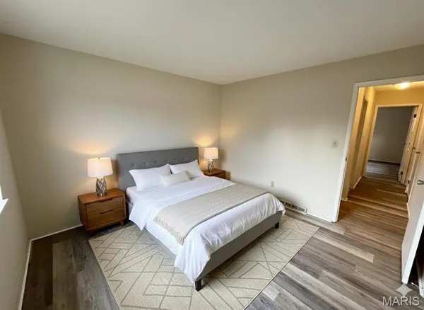 $915 | 31 South 27th Street, Unit C, Belleville, IL 62226