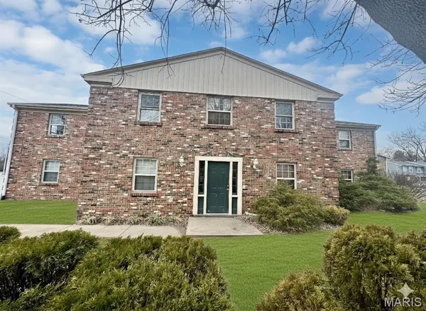 $915 | 31 South 27th Street, Unit C, Belleville, IL 62226