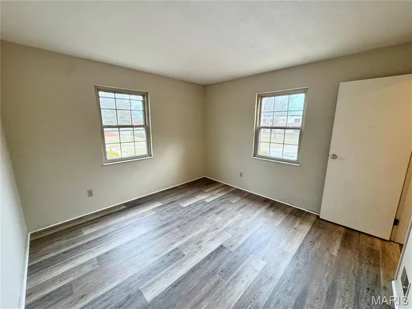 $915 | 31 South 27th Street, Unit C, Belleville, IL 62226