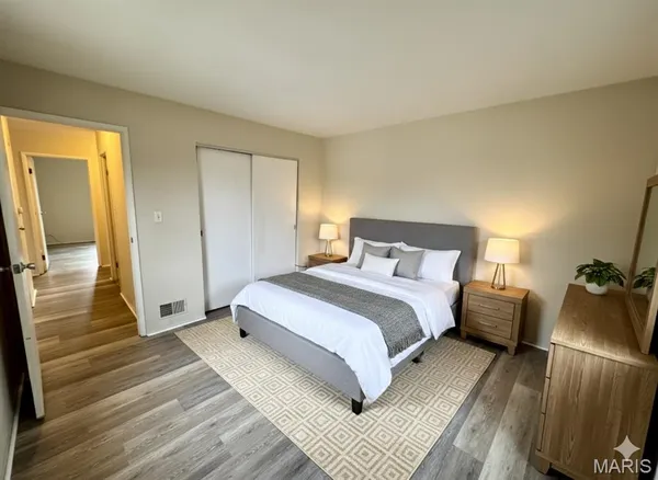 $915 | 31 South 27th Street, Unit C, Belleville, IL 62226