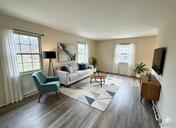 $915 | 31 South 27th Street, Unit C, Belleville, IL 62226