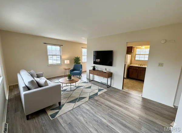 $915 | 31 South 27th Street, Unit C, Belleville, IL 62226