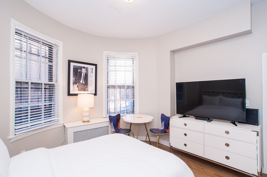 102 Chandler Street, Unit 2 Boston, MA 02116 - Photo 5 of 8