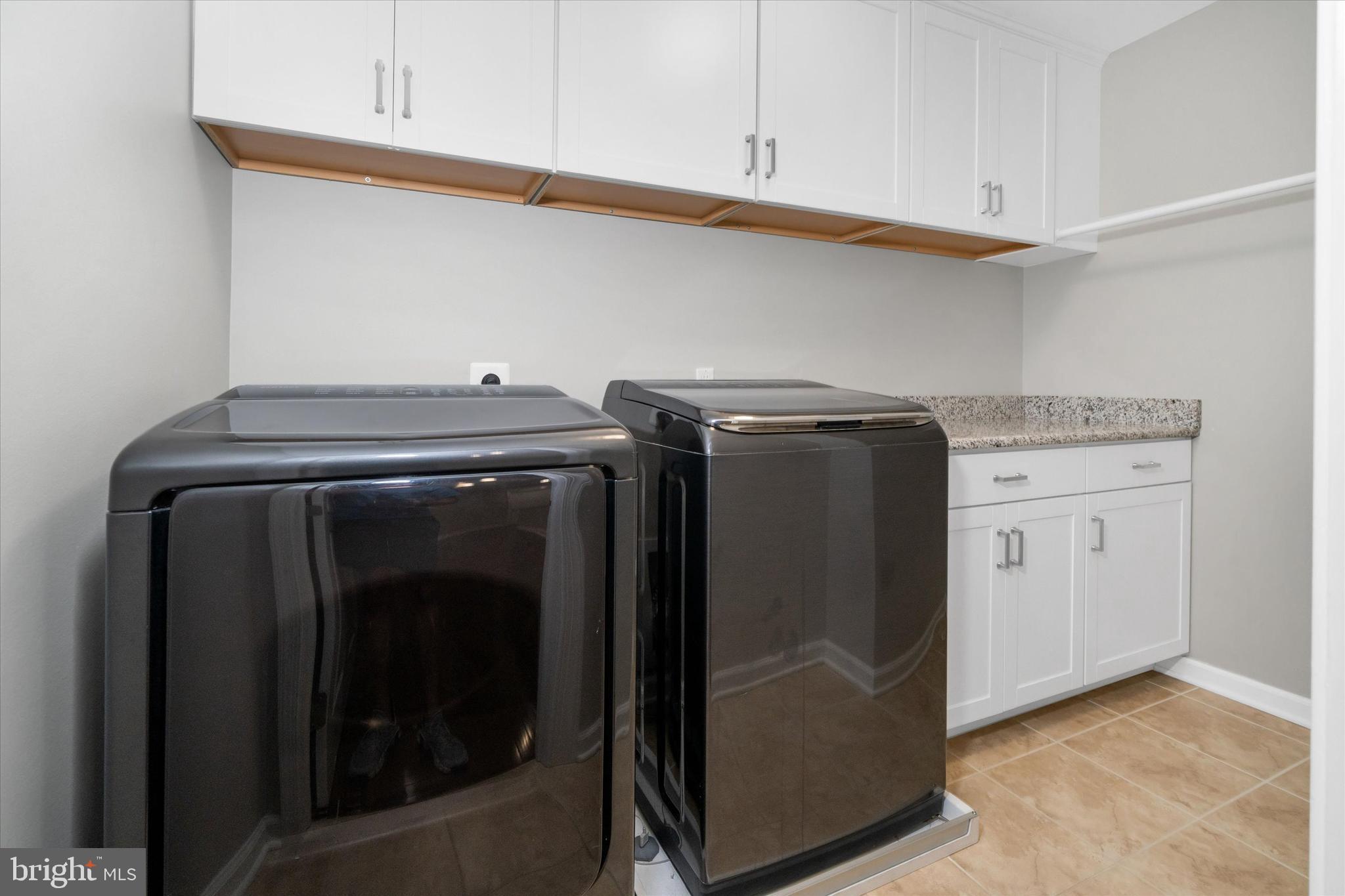 10 Chasmere Drive Kennett Square, PA 19348 - Photo 26 of 49 a utility room with dryer and washer