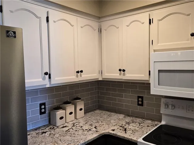 $325,000 | 17305 East 52nd Street South, Independence, MO 64055