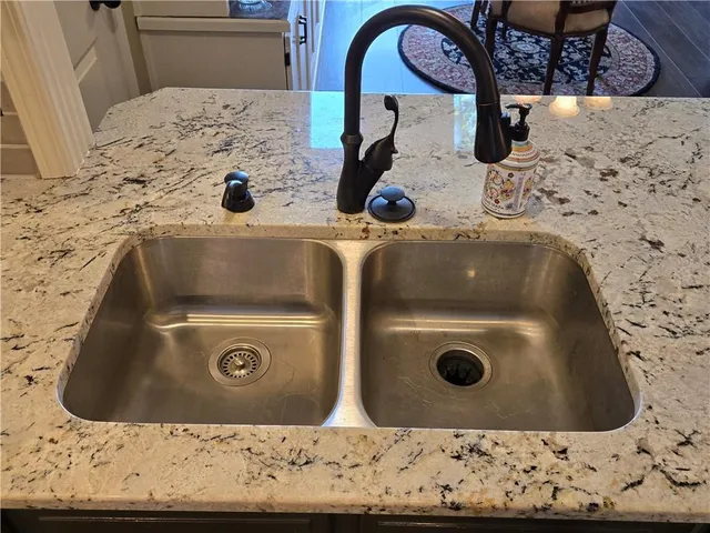 $325,000 | 17305 East 52nd Street South, Independence, MO 64055