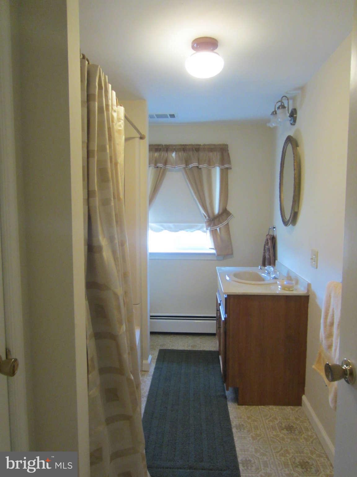 609 Bayard Road Lothian, MD 20711 - Photo 15 of 30 Bath (Master)