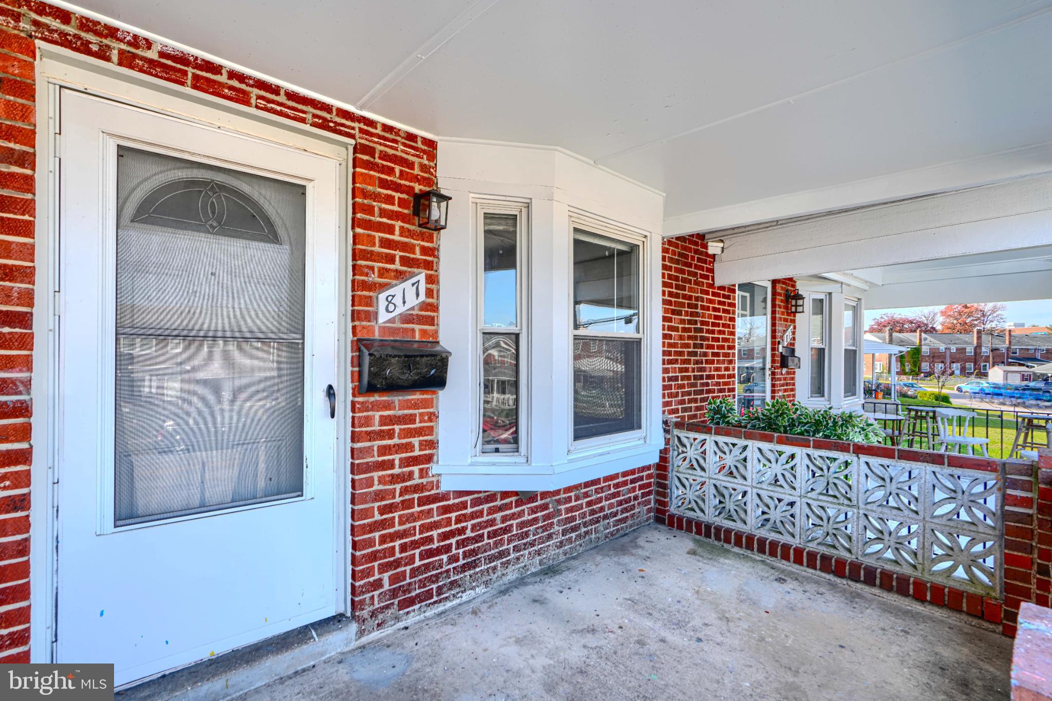 817 North Marlyn Avenue Baltimore, MD 21221 - Photo 2 of 20 Front porch