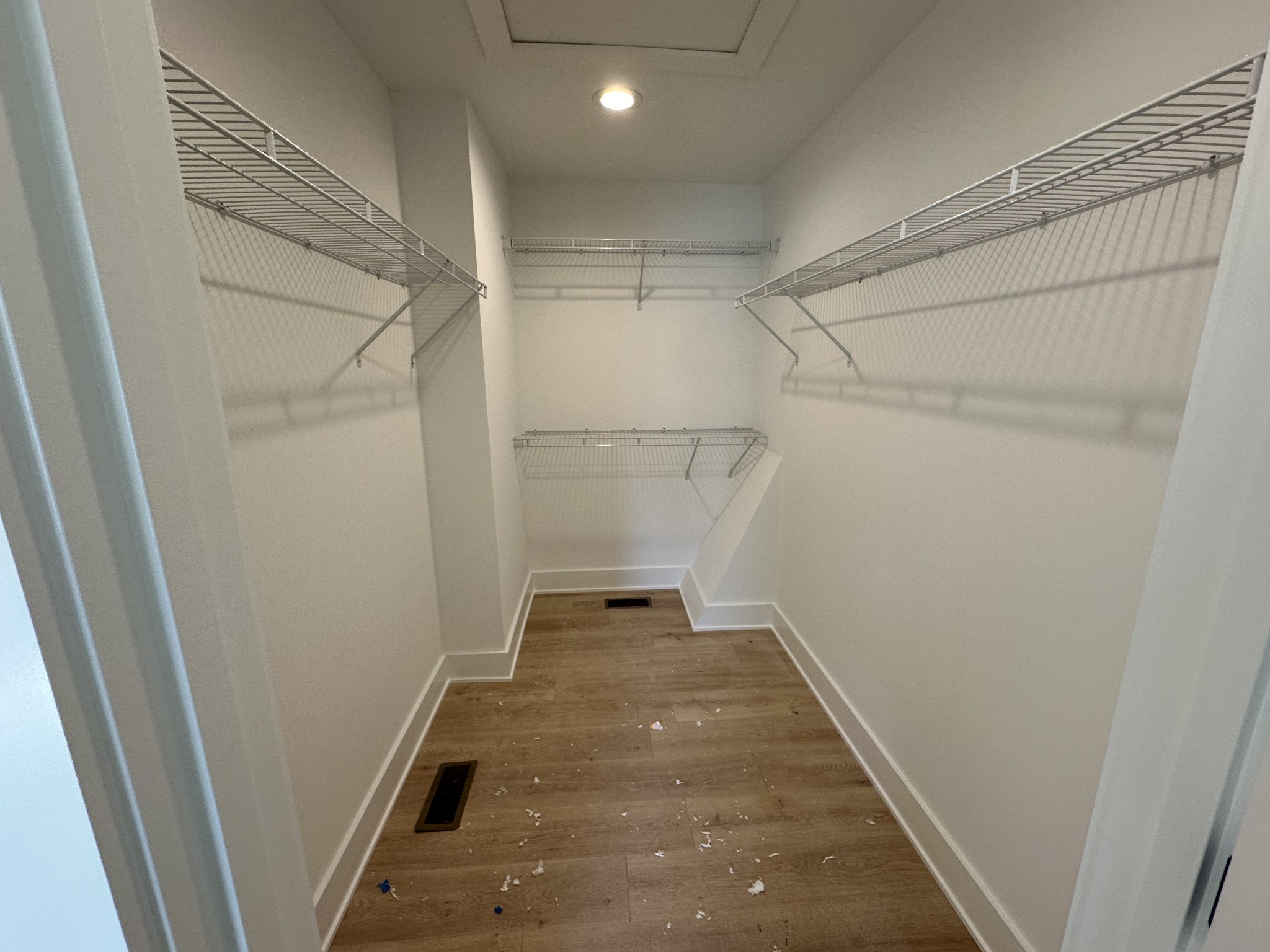 345 Jim Courtney Road Portland, TN 37148 - Photo 8 of 14 a view of walk in closet