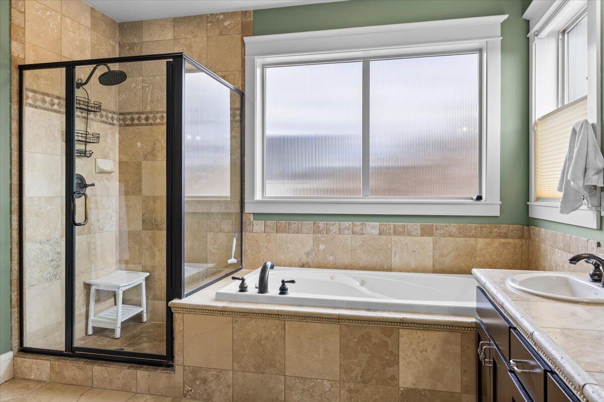 637 Oak Wood Eagle Point, OR 97524 - Photo 25 of 47