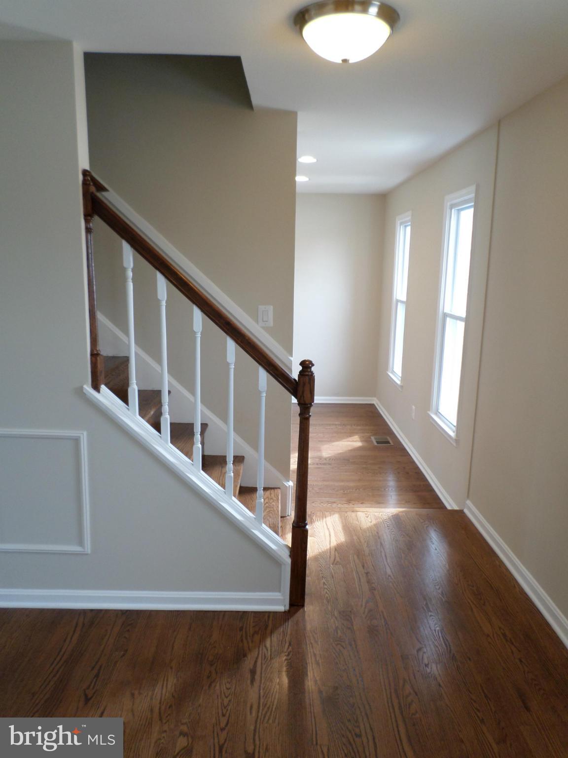 7702 Jaffrey Road Fort Washington, MD 20744 - Photo 2 of 24 Foyer