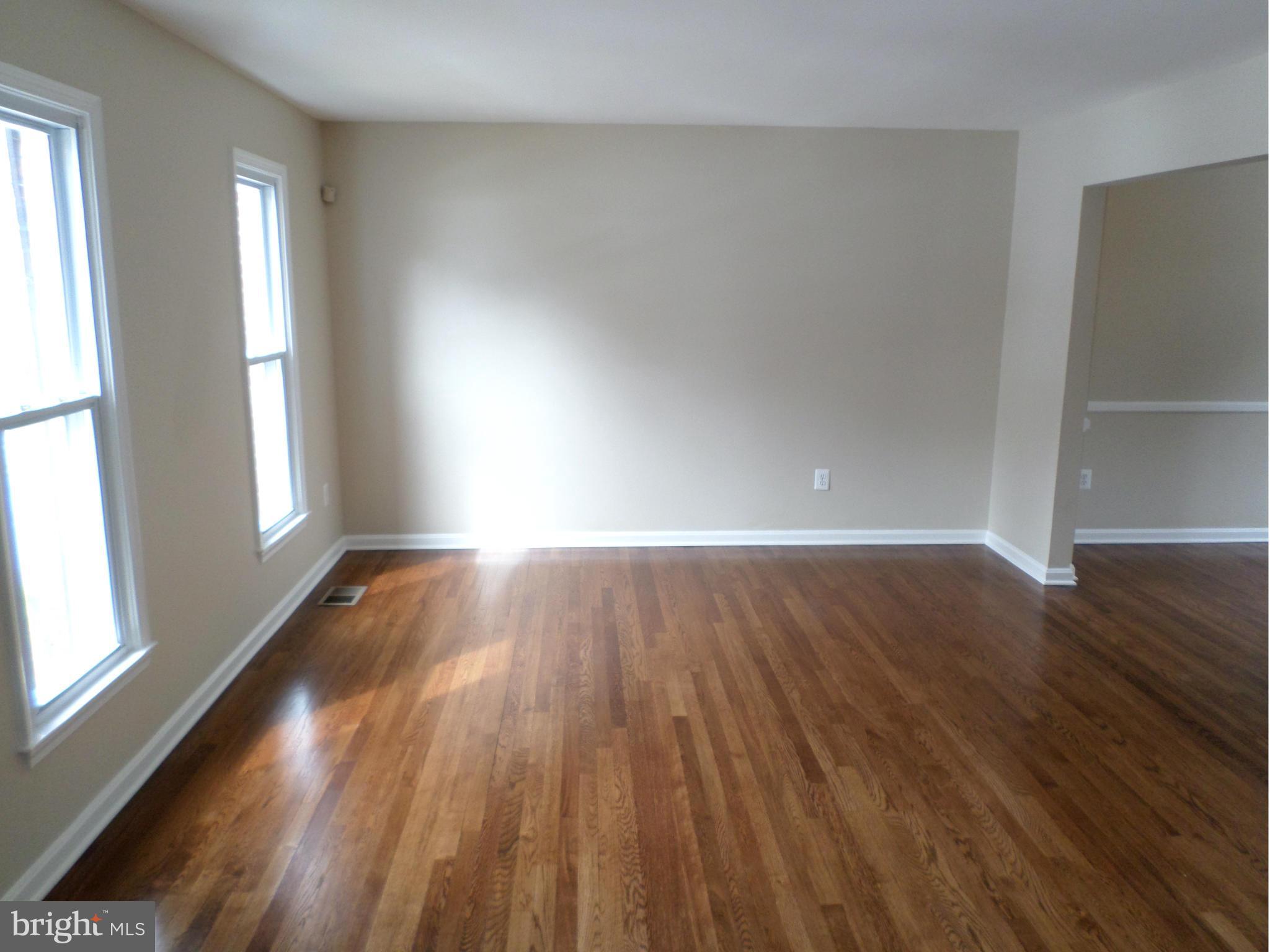 7702 Jaffrey Road Fort Washington, MD 20744 - Photo 3 of 24 Living Room