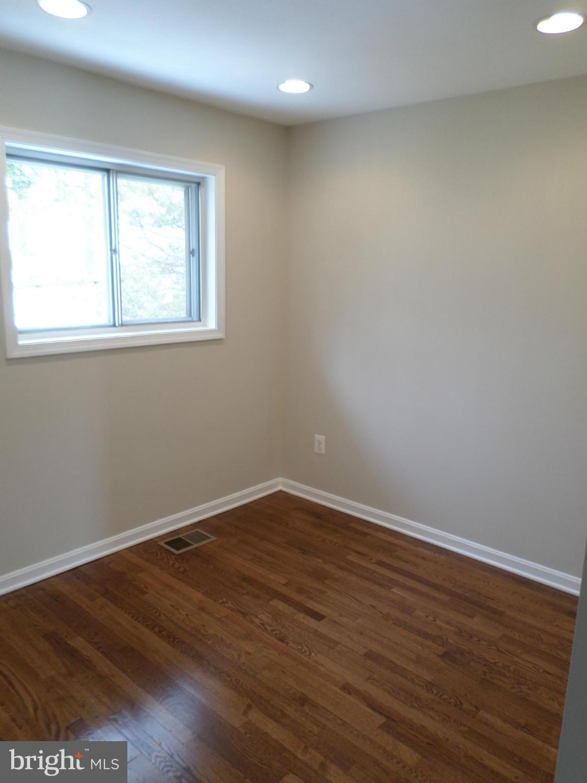 7702 Jaffrey Road Fort Washington, MD 20744 - Photo 10 of 24 Sitting Room