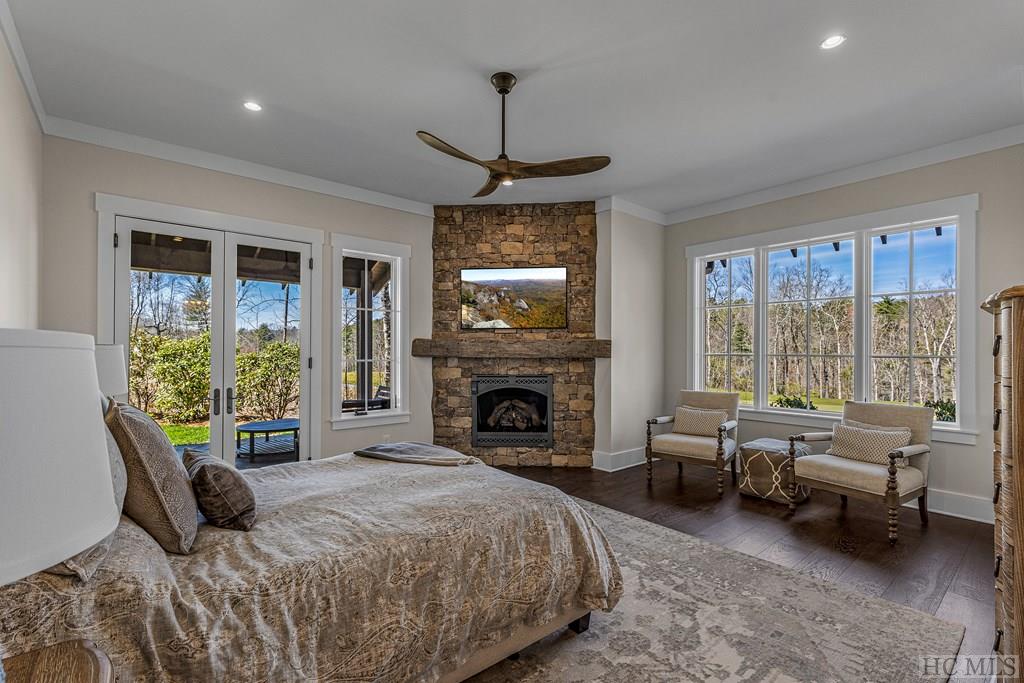 809 Flagstone Road Sapphire, NC 28774 - Photo 19 of 31 Gallery Image 19