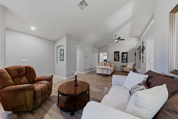 $3,000 | 833 Glitter Glen Court, Las Vegas, NV 89123