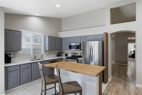 $3,000 | 833 Glitter Glen Court, Las Vegas, NV 89123