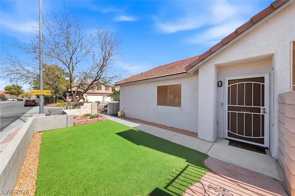 $3,000 | 833 Glitter Glen Court, Las Vegas, NV 89123