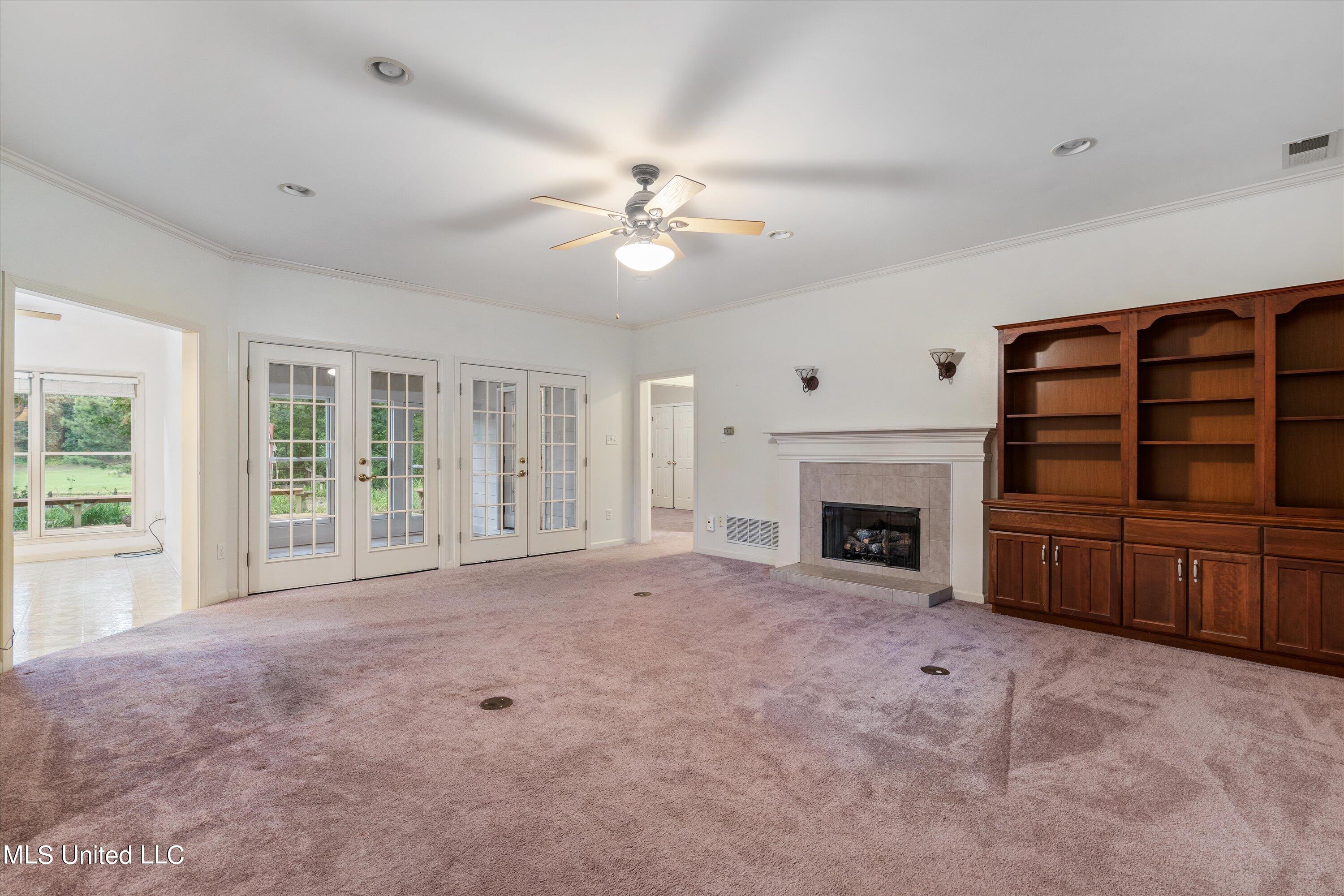 9567 Woolsey Road Olive Branch, MS 38654 - Photo 2 of 25 03-Living Area