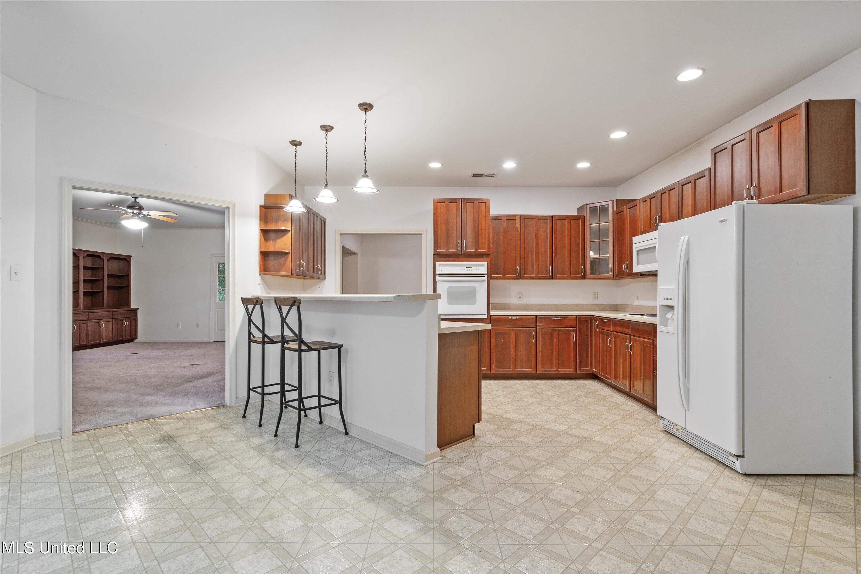 9567 Woolsey Road Olive Branch, MS 38654 - Photo 6 of 25 06-Kitchen