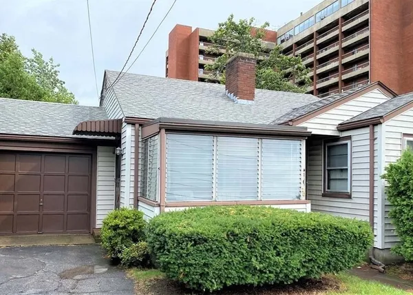 $2,800 | 20 Chapman Street, Quincy, MA 02170