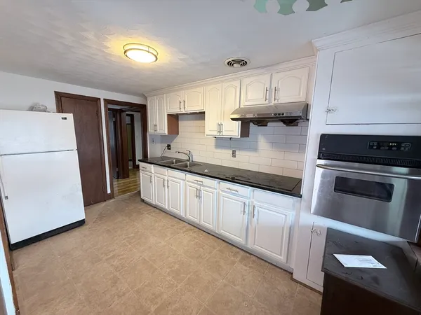 $2,800 | 20 Chapman Street, Quincy, MA 02170