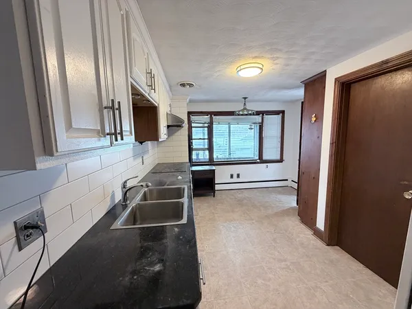 $2,800 | 20 Chapman Street, Quincy, MA 02170