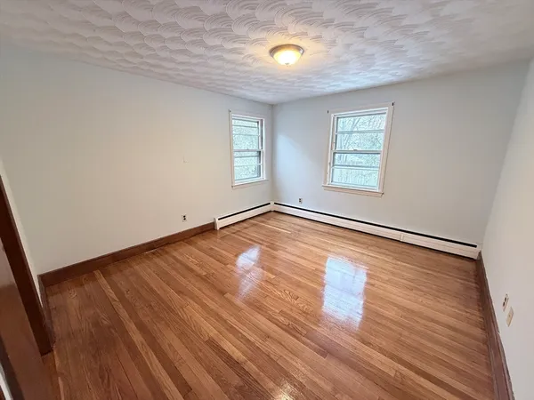 $2,800 | 20 Chapman Street, Quincy, MA 02170