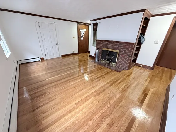 $2,800 | 20 Chapman Street, Quincy, MA 02170